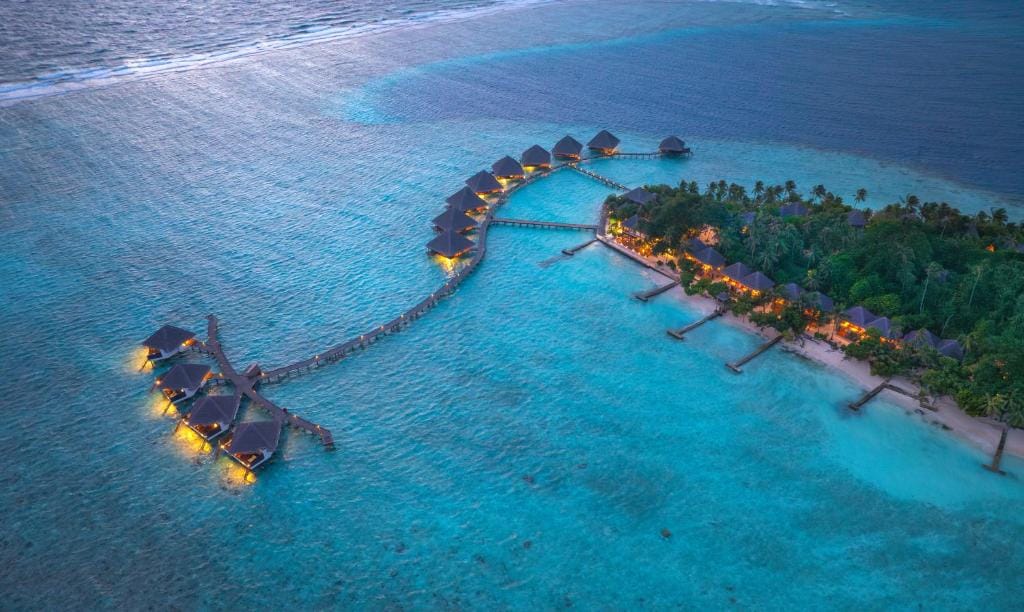Adaaran Club Rannalhi - All Inclusive - 45 Minutes away from Male by Speedboat — 1